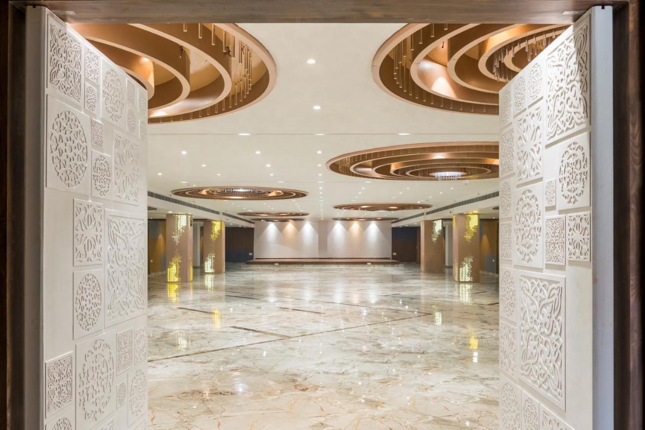 Meridian Hotel & Banquet Surat Exterior photo