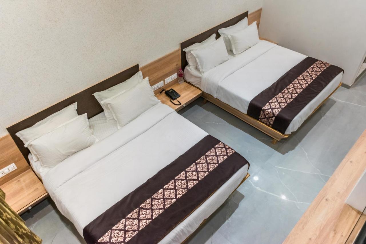 Meridian Hotel & Banquet Surat Exterior photo