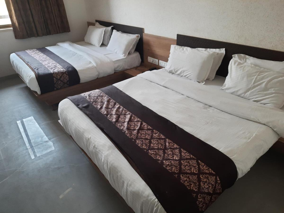Meridian Hotel & Banquet Surat Exterior photo